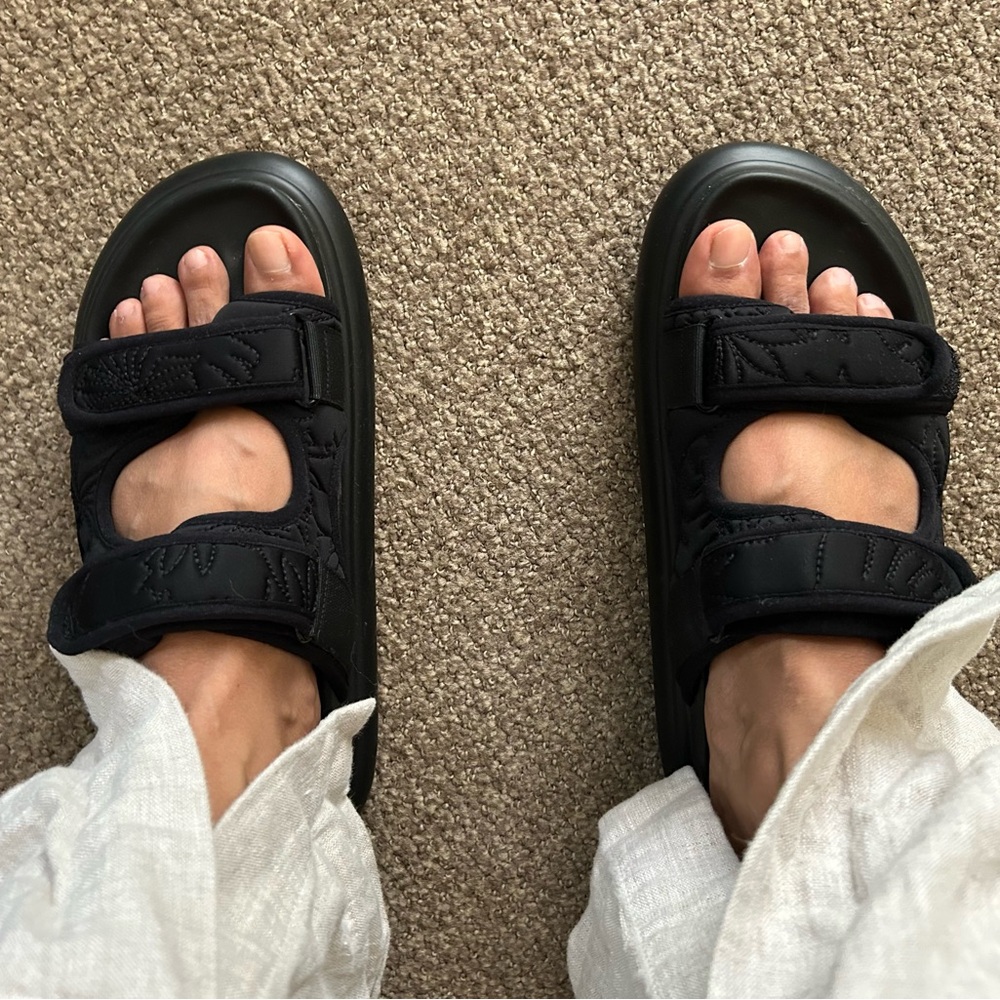 Desigual women’s Black slides Velcro Straps